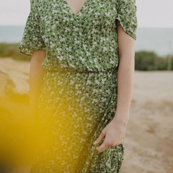 Piper and Scoot green floral dress M $50 - Picture 2 of 4